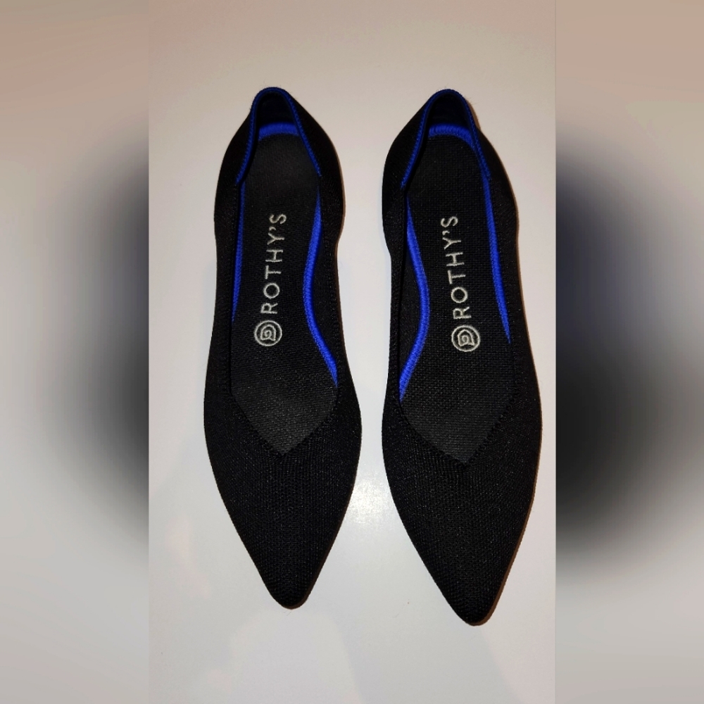 Black Rothy's The point size 8.5